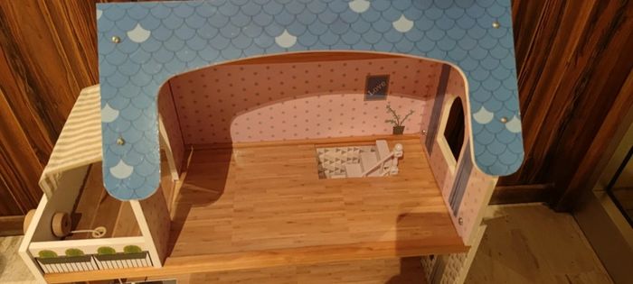 Grande maison de poupée en bois - photo numéro 2