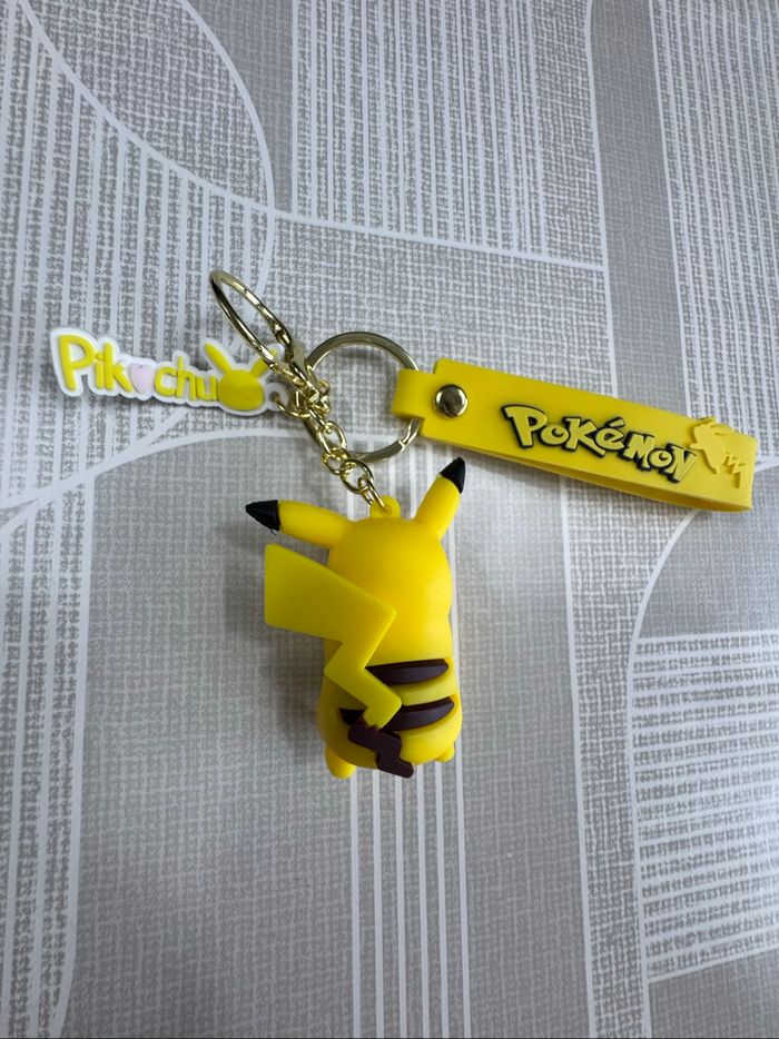 Porte clé Pokémon pikachu💛 - photo numéro 2
