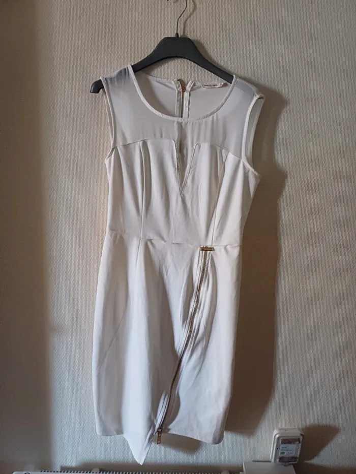 Robe M