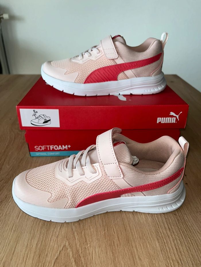 Baskets Puma filles roses neuves Taille 33