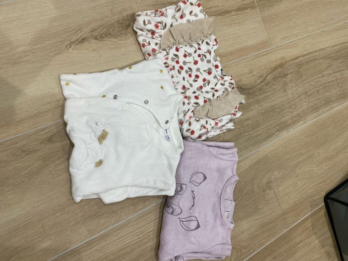 Lot 3 pyjamas 18 mois