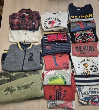 Gros Lot de 19 pièces vêtement garçon 4 ans