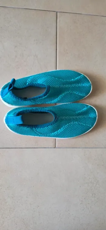Chaussures aquatiques Decathlon taille 30-31