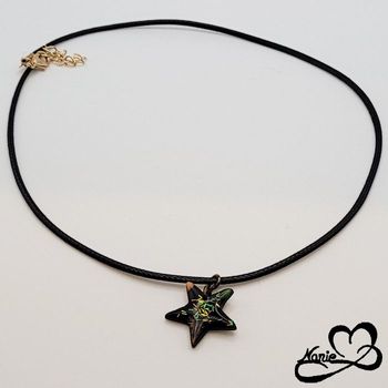 Pendentif étoile en résine et en pâte Fimo