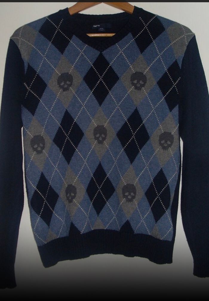 Pull marine avec petite tête de mort GAP