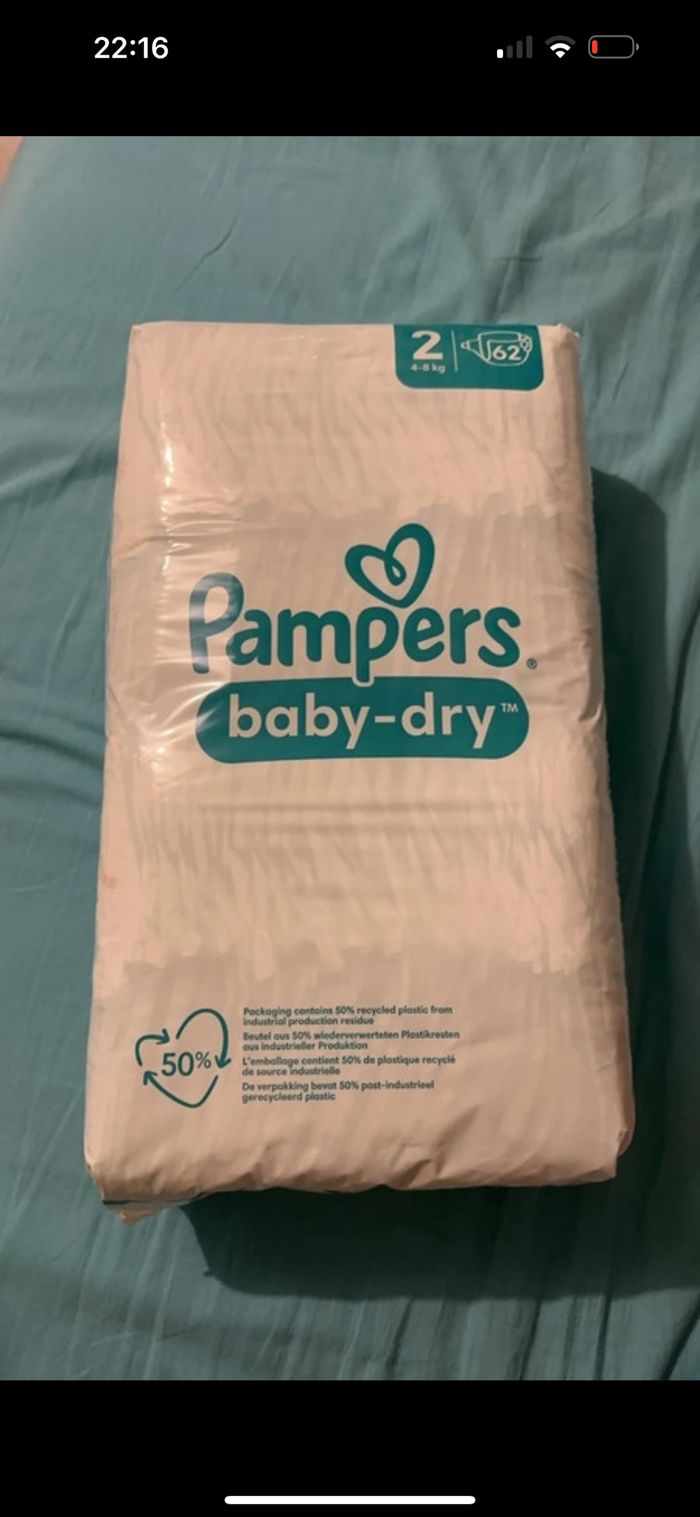 Couches Pampers taille 2