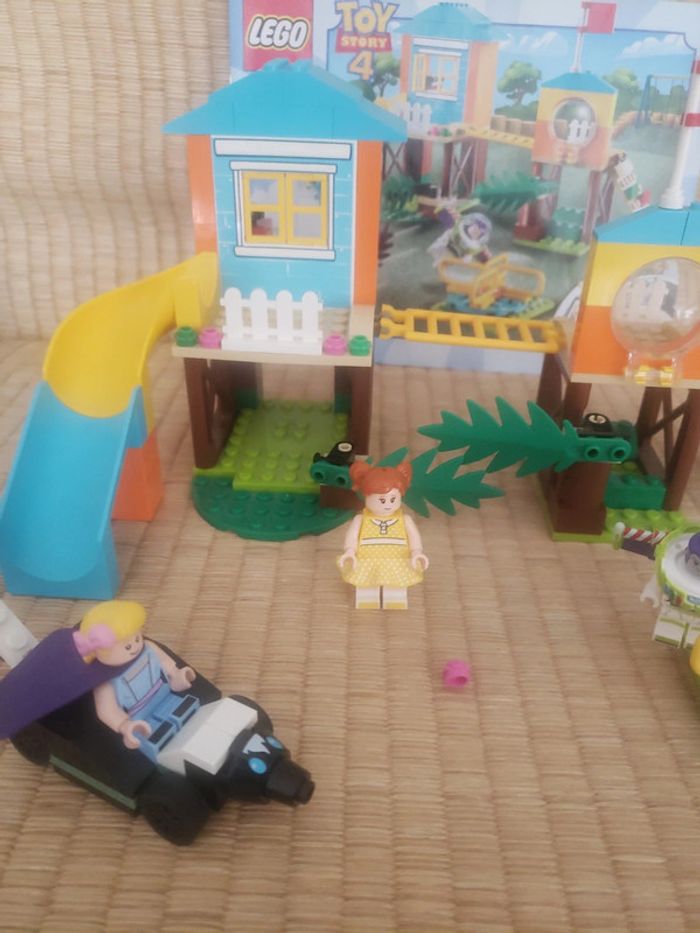 Lego toys story 10768 L'aventure de Buzz et la Bergère dans l'aire de jeu - photo numéro 3