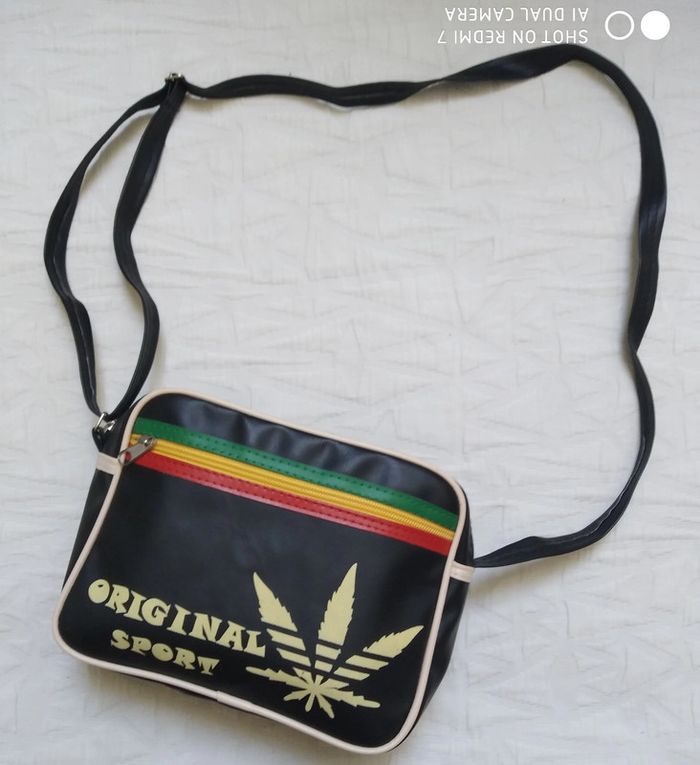 Sac sacoche noir vert jaune rouge sport