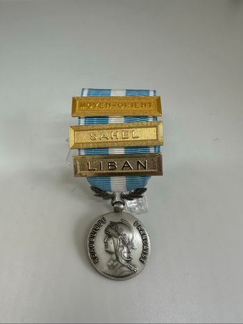 Médaille Militaire D’outre Mer , Agrafes /moyen Orient/ Sahel/ Liban
