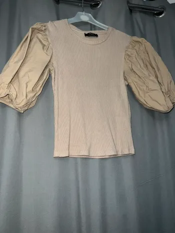 T shirt manches bouffantes