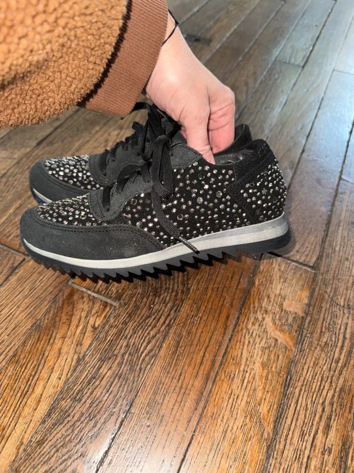 baskets Reqins taille 32 valeur 79 euros