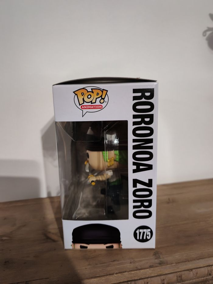 Figurine funko pop roronoa Zoro 1775 chase - photo numéro 4