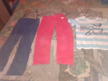 Lot de 2 jeans et 1 t-shirt taille 6ans