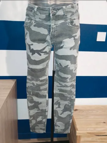 Pantalon skinny couleur camouflage femme taille 38/40
