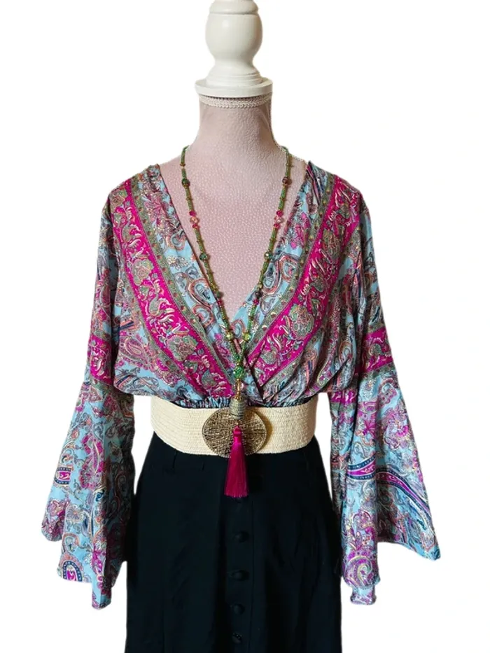 🩵🌸Blouse courte en soie bohème S/M Fairy hippie chic made in India paisley silk blouse🌸🩵 - photo numéro 4