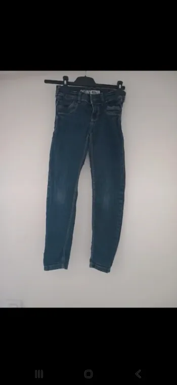 Jean slim Okaïdi – 8 ans / 128 cm – Très bon état