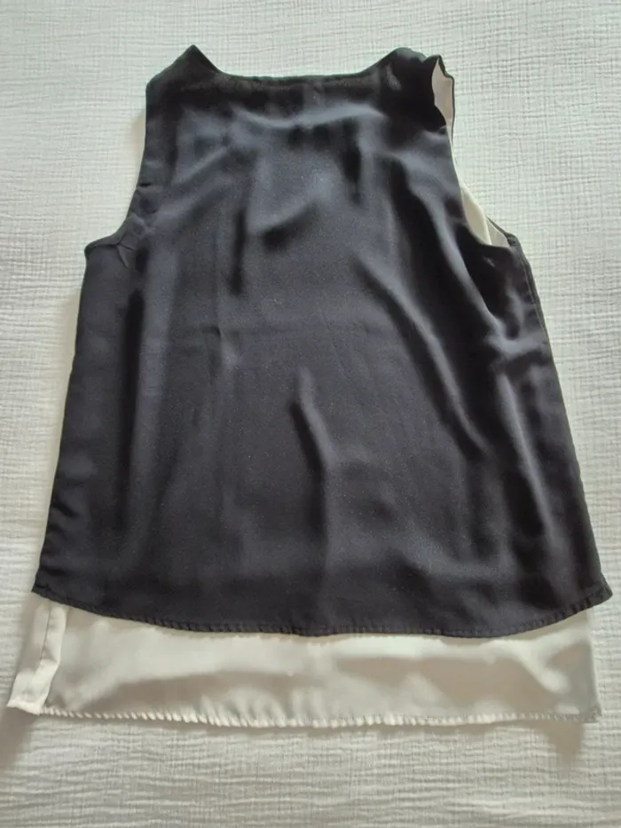 Top / Blouse sans manche noire et blanche taille L Camaïeu - photo numéro 4