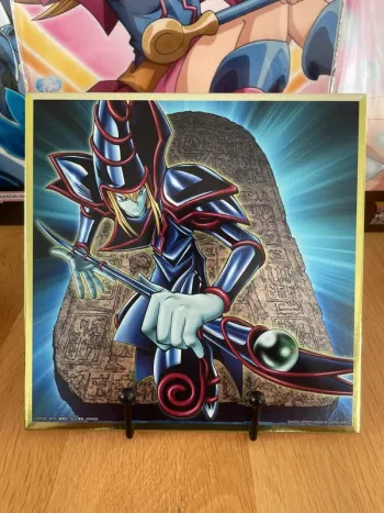 Yu-Gi-Oh! Shikishi métallisé Black Magician Ichiban Kuji Vol. 4 The Divine Beasts Manifest 20×20 cm