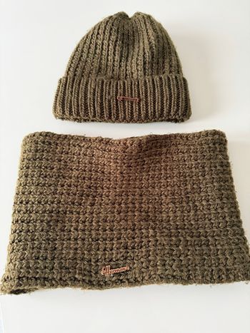 Tour de cou et bonnet kaki