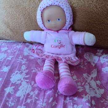 Doudou poupée corolle 
