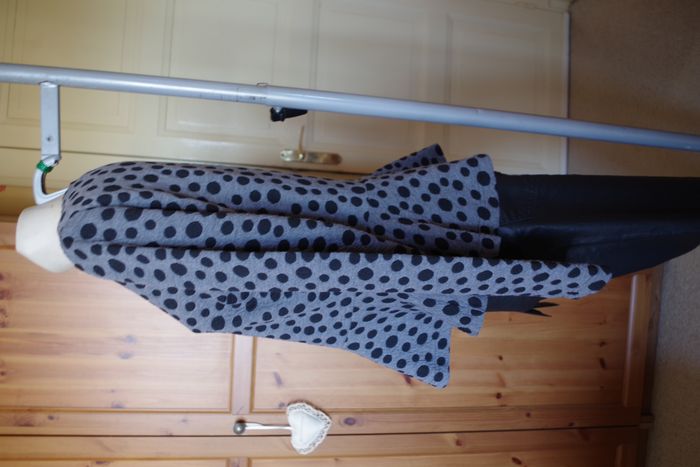 Tounique Vila - pois gris chiné et noir T. XL - 42 - photo numéro 3