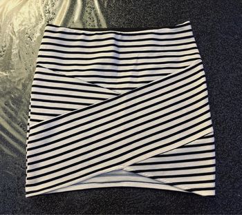 Jupe rayée moulante / Taille M