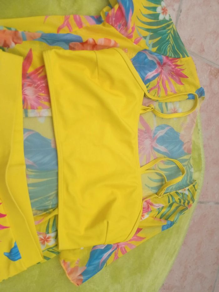 Ensemble 3 pièces maillot de bain taille S - photo numéro 3