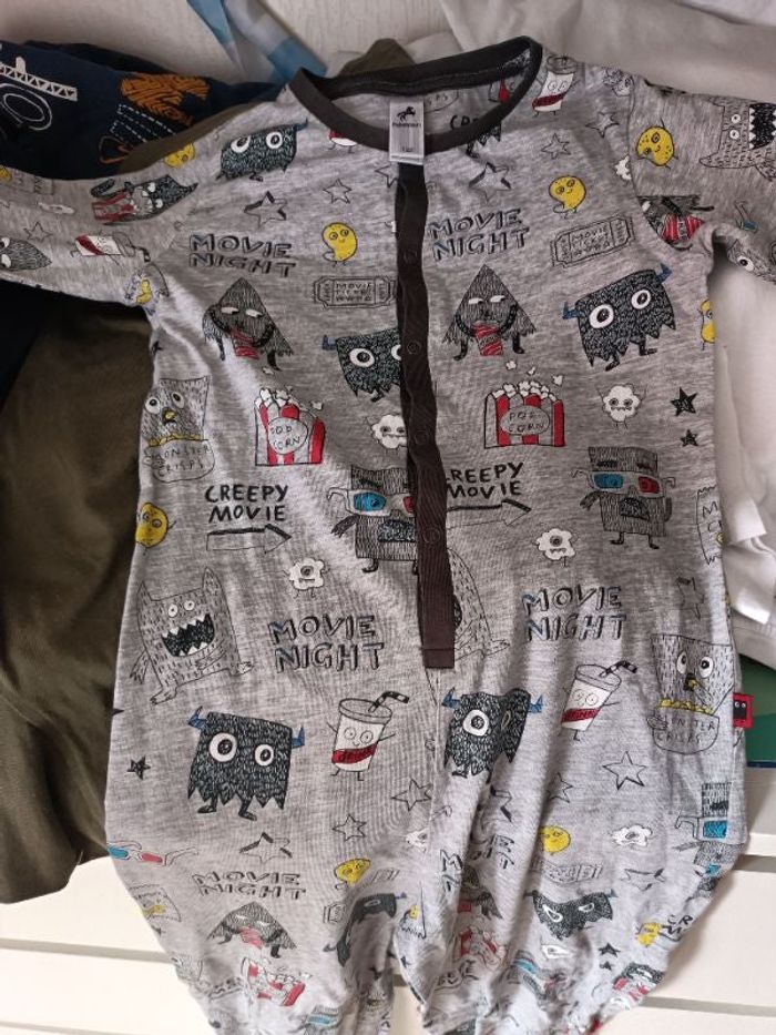 Combi pyjama 7ans