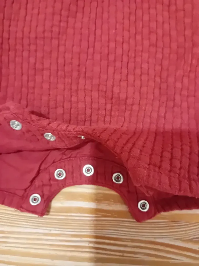 Gros lot de vêtements été fille, barboteuses, combishort, tee-shirt et shorts - photo numéro 16