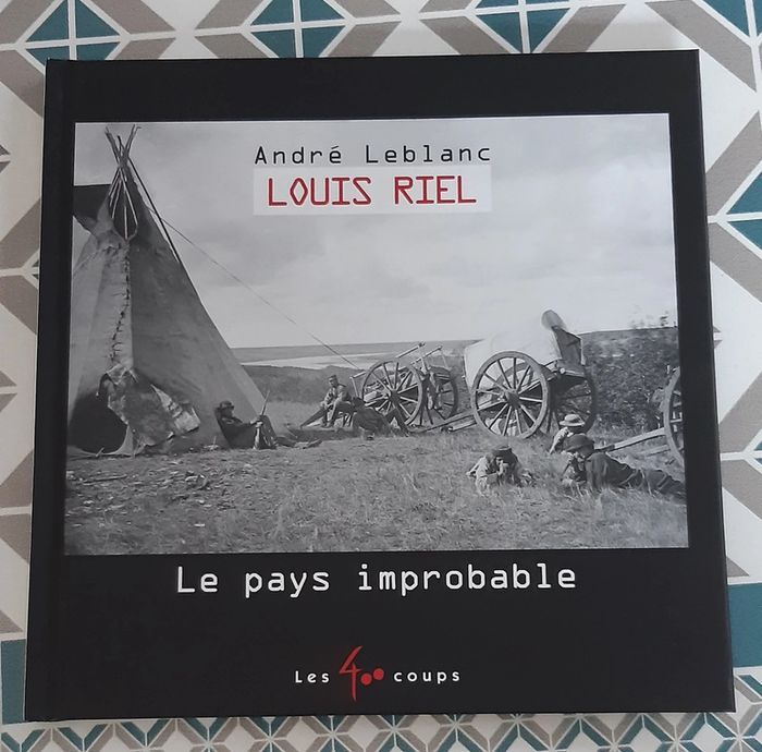 Livre : Le pays improbable