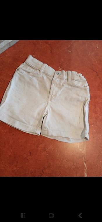 Short fille taille 5 ans