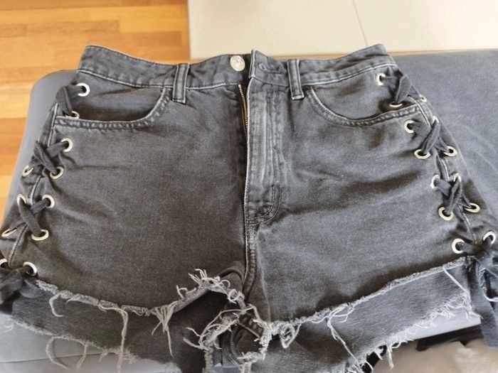 Short h &m neuf taille 38