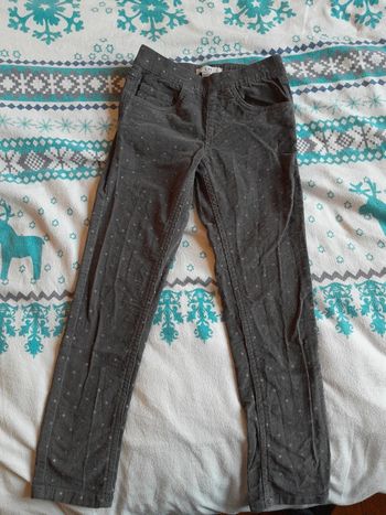 Pantalon velours côtelé gris etoiles