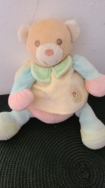 DOUDOU PELUCHE BOULE BESTEVER OURS jaune orange vert bleu grelot 16cms assis env.