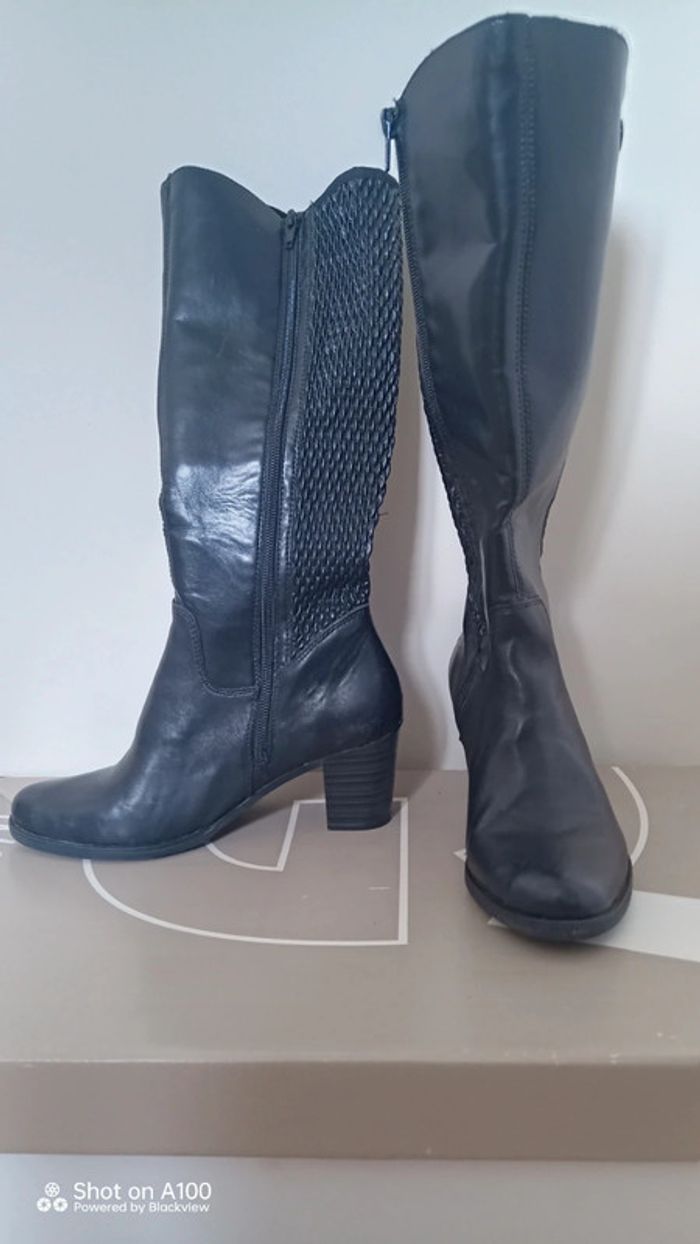 Bottes femmes tout cuir pointure 37