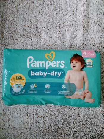 Couches Pampers Taille 4