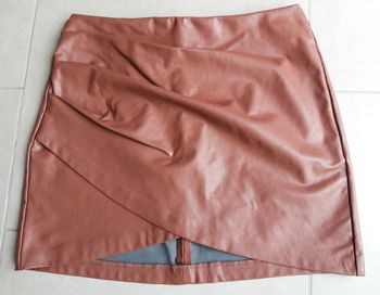 Jupe Stradivarius taille 40 TBE