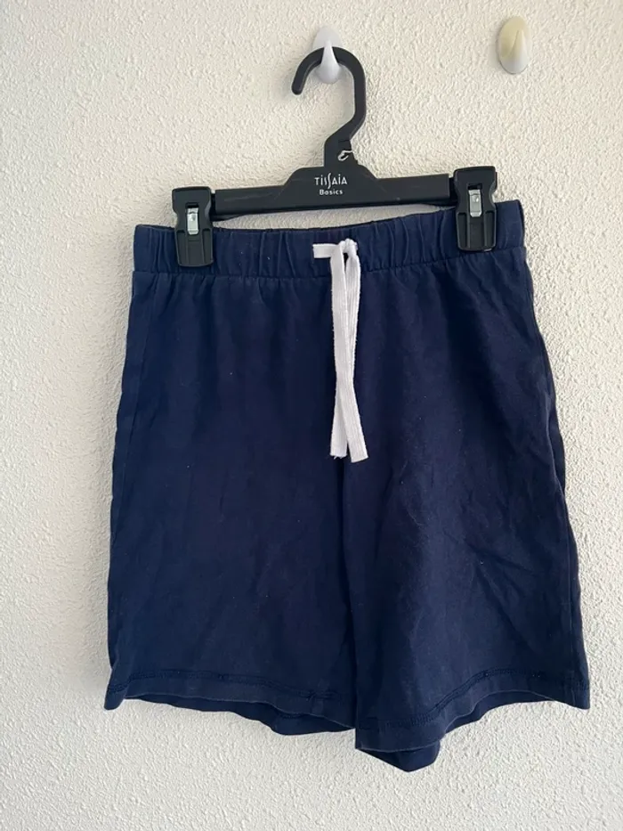 Short Benetton taille 8-9 ans 💫 - photo numéro 2