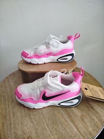 Baskets Nike T 29.5
