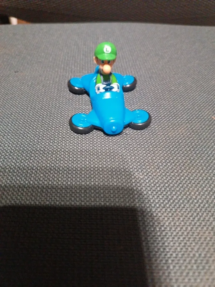 Luigi et sa voiture Mario Kart