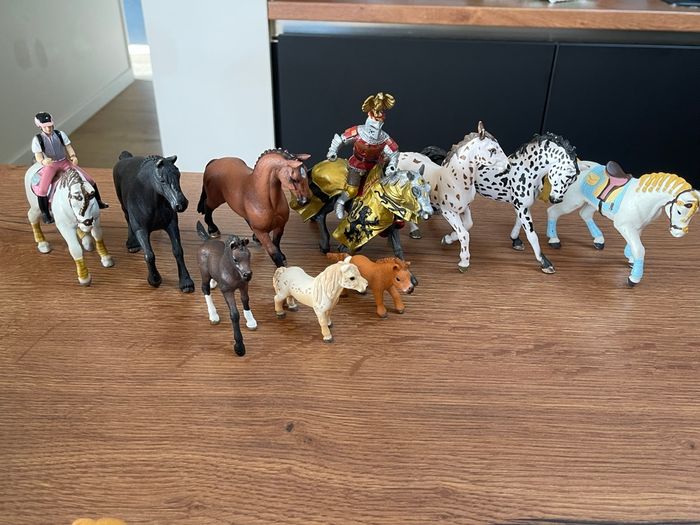 Lot de figurines papo et schleich