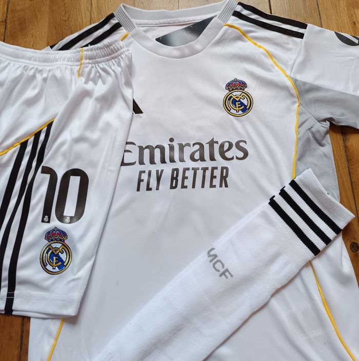 Kit football taille 14 ans Mbappé Real Madrid blanc modèle 2026 - photo numéro 3