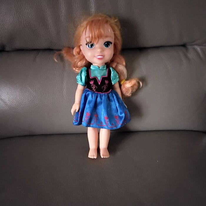 Poupée Anna reine des neiges