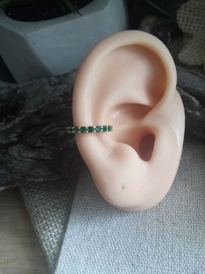 Clip oreille zircons verts