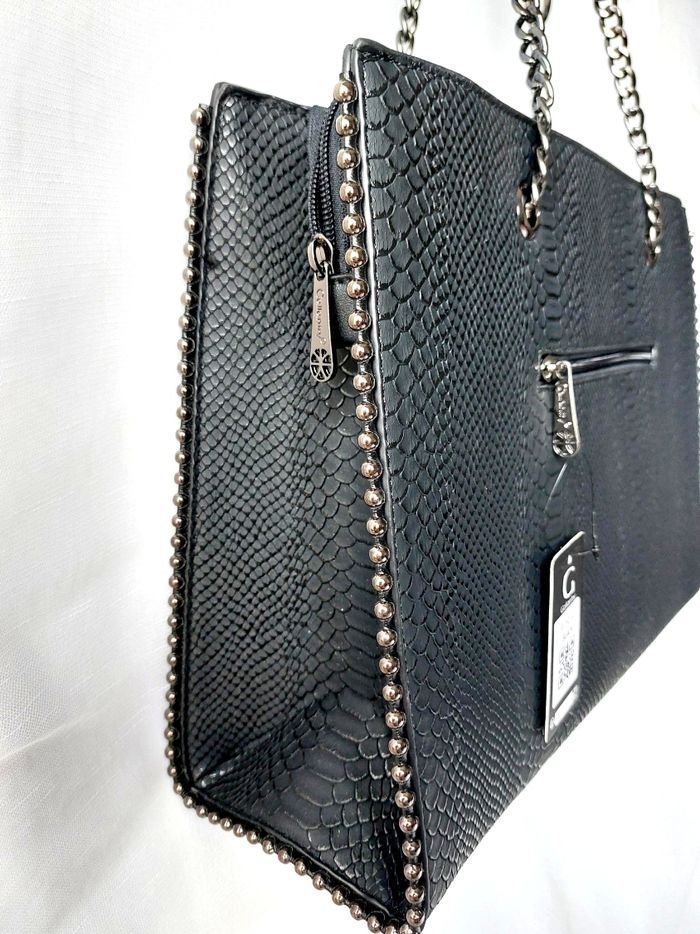 Sac motif croco chic et fonctionnel - photo numéro 2