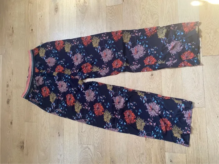 Pantalon fluide fleurie little miss captain tortue en S - photo numéro 4