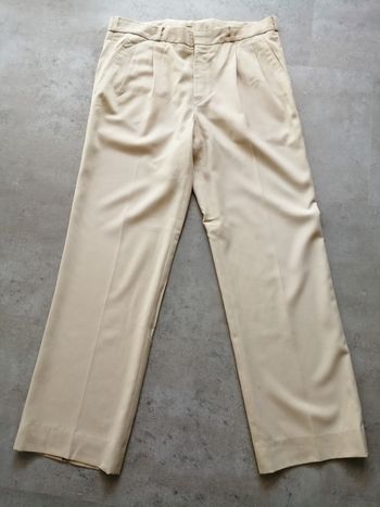Pantalon beige à pinces