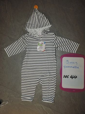 pyjama combinaison pommette taille 9 mois neuf