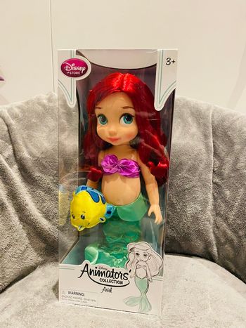 Véritable poupée animator Disney ariel la petite sirène