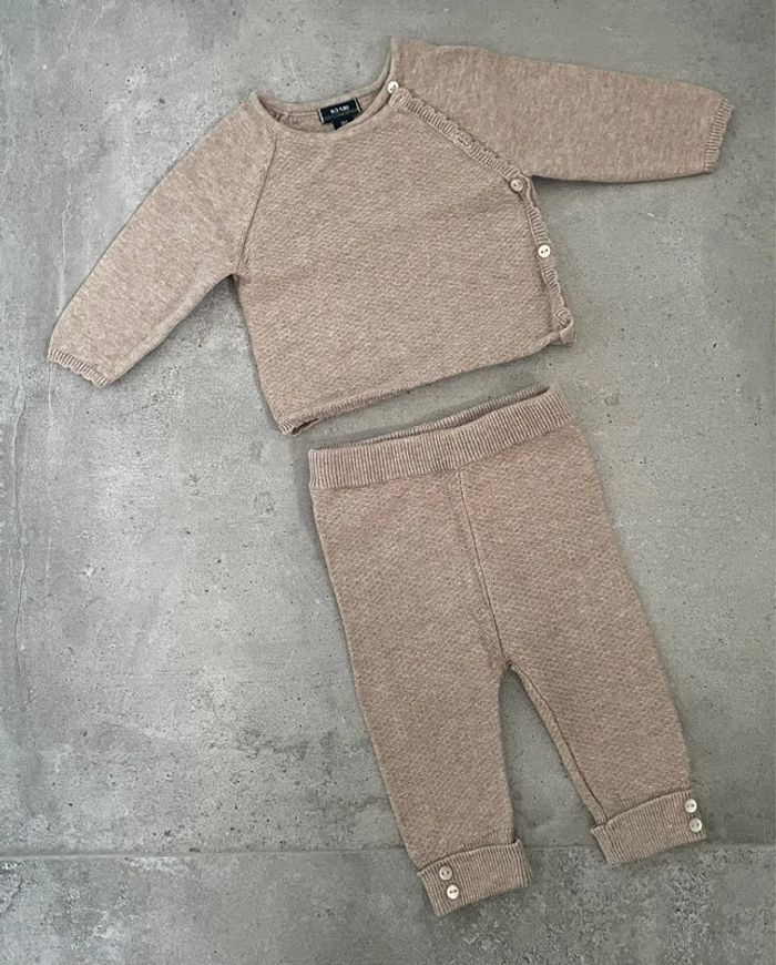 Ensemble pull et pantalon « Kiabi » beige foncé taille 3 mois-56-62 cm